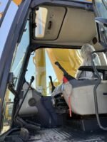 Komatsu PC460LC heavy excavator - Image 4