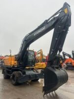 Genuine Hyundai 210-9 Wheeled Hydraulic Excavator - Image 2