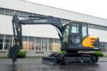 Hyundai HX80G Crawler Hydraulic Excavator - Image 3
