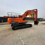 Doosan DX300LC crawler excavator - Image 4