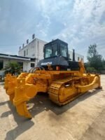 Shantui SD22 heavy-duty crawler bulldozer - Image 3