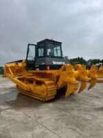 Shantui SD22 heavy-duty crawler bulldozer - Image 4
