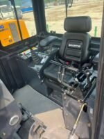 Shantui SD22 heavy-duty crawler bulldozer - Image 6